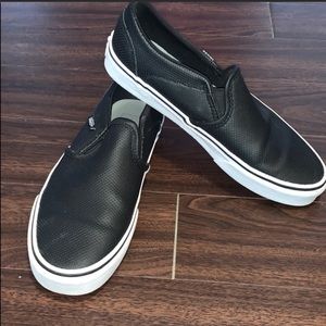 Black low top vans